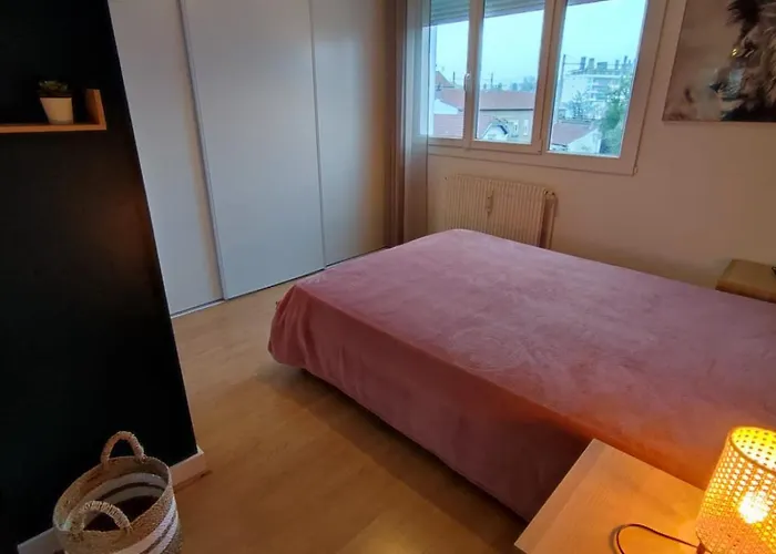 Le Celadon Apartament